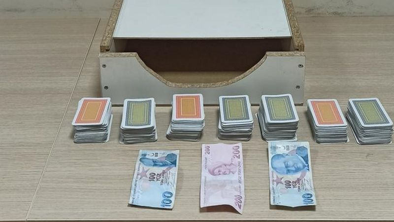 Hatay'da kumar oynarken yakalanan 5 şahsa 46 bin 235 TL ceza