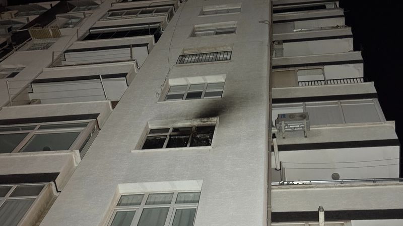Adana'da bir sitede çıkan yangında 1 kişi hayatını kaybetti