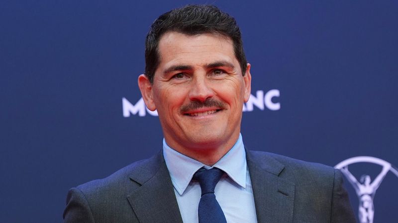 Iker Casillas yeni tarzıyla gündem oldu