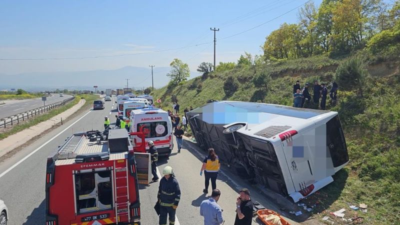 Yalova'da yolcu otobüsü devrildi: 1 ölü 2 yaralı