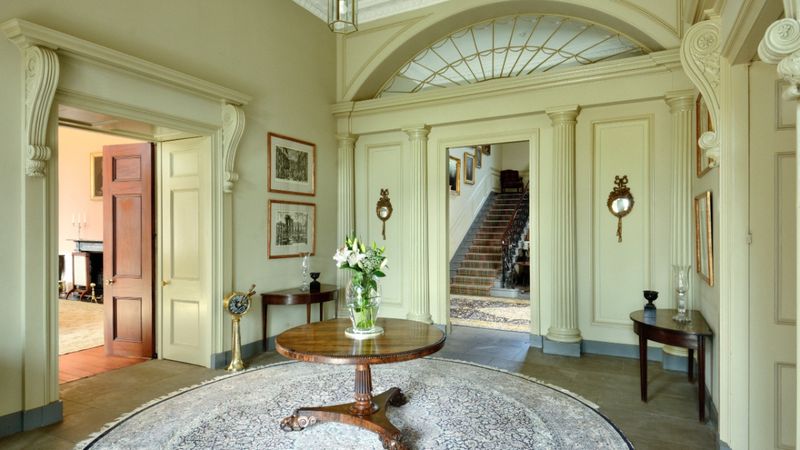 'Hiçbir Şeye Benzemiyor' dediği tablonun değeri dudak uçuklattı! Milyonların sahibi oldu