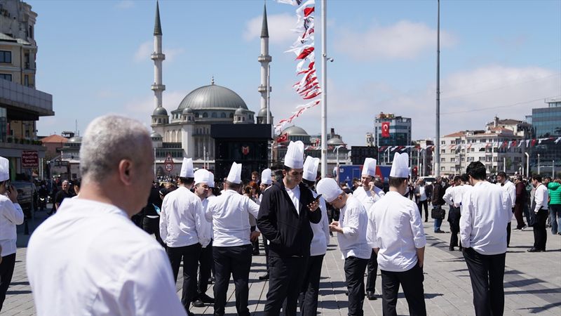 SON DAKİKA! İstanbul'daki deprem sonrası AFAD uyardı: Riskli binalardan uzak durun