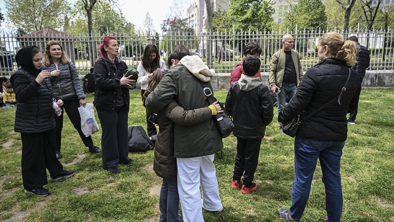 İstanbul'da büyük deprem: Onlarca artçı saatler içinde yaşandı