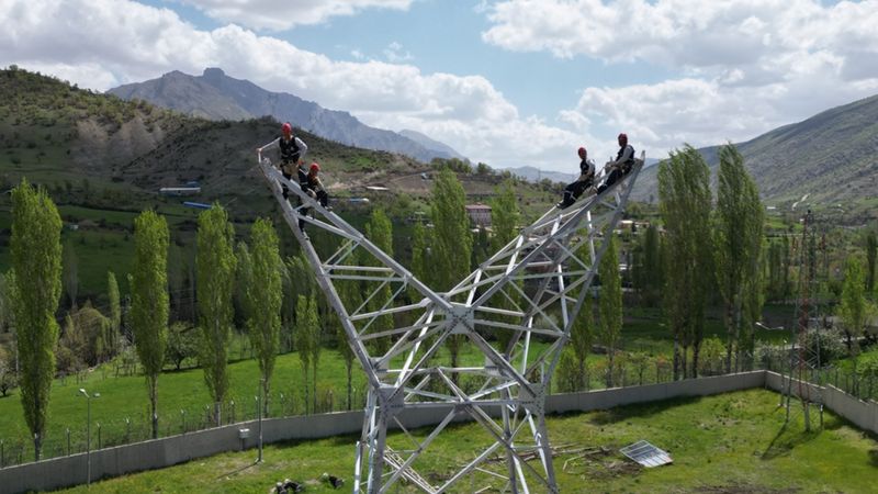 Şırnak ve Hakkari arasına enerji nakil hattı kuruluyor