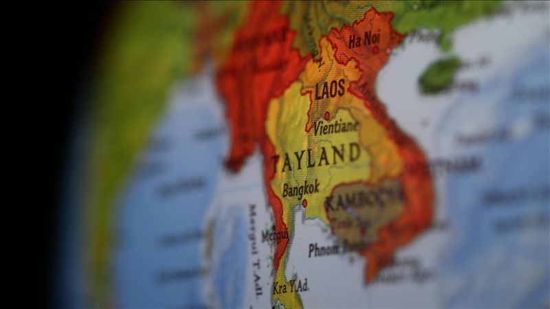 Tayland'da uçak denize düştü: 6 polis öldü