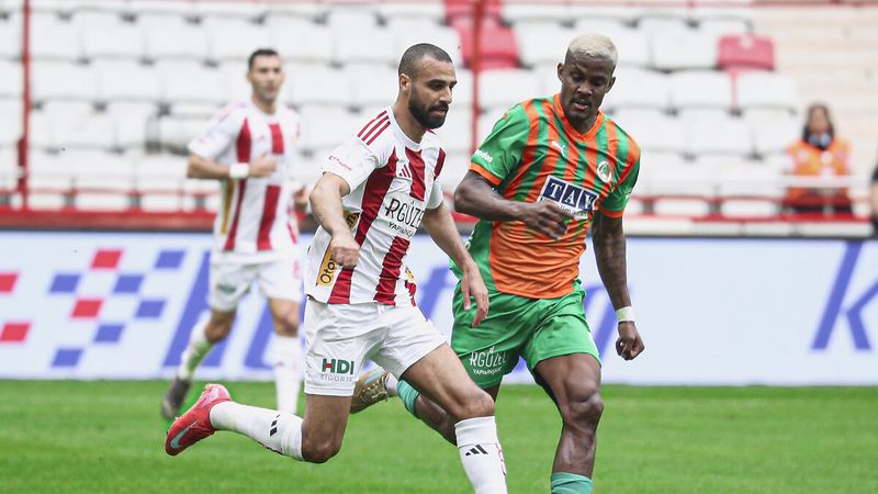 FIFA'dan Türk kulüplerine transfer yasağı geldi