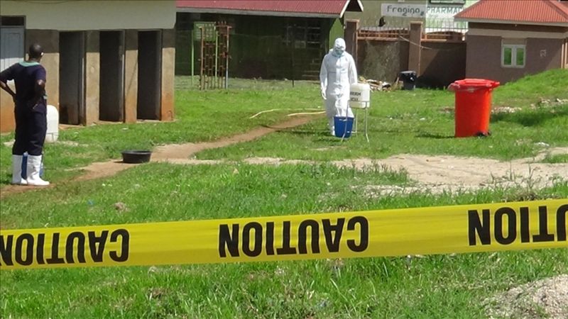 Uganda, Ebola salgınının sona erdiğini duyurdu