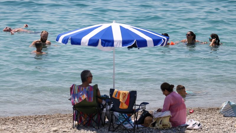 Uzmanlar, tatil rezervasyonu yapacakları dolandırıcılara karşı uyardı