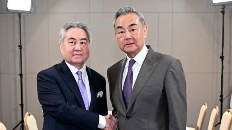 Çin ve Kırgızistan dışişleri bakanları Kazakistan'da bir araya geldi