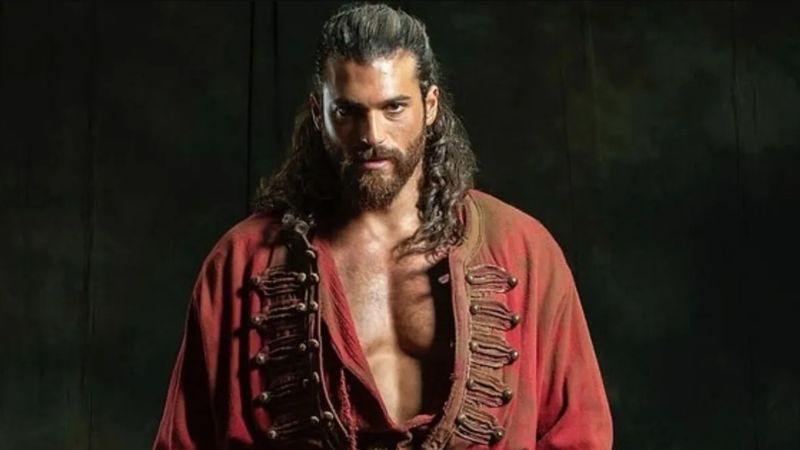 Dizisi yayından kaldırılmıştı! Can Yaman, Papa'nın sözleriyle manidar bir paylaşım yaptı