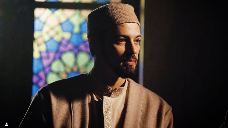 Kızıl Goncalar'ın Cüneyd'i Mert Yazıcıoğlu sakallarını kesti! Son haline yorum yağdı