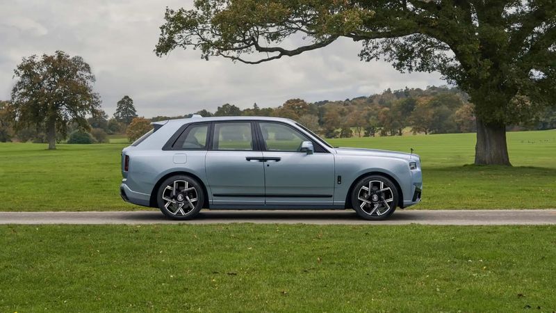 Rolls Royce, özel üretim Cullinan Daisy modelini tanıttı