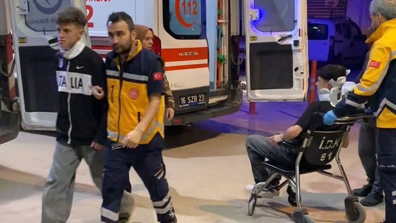 Bursa'da yan bakma tartışmasında 2 çocuk darbedildi