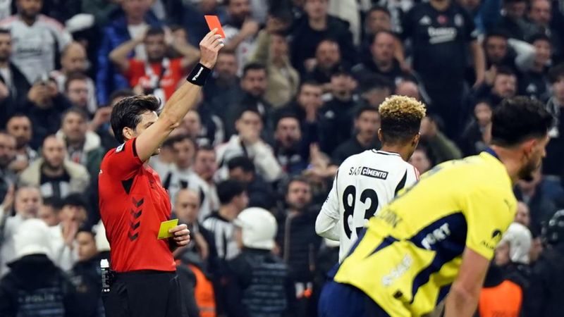 Beşiktaş, Fenerbahçe maçlarında çok kızarıyor