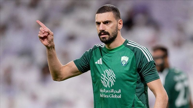 Merih Demiral yedek kulübesiyle tartıştı: Jorge Jesus araya girdi