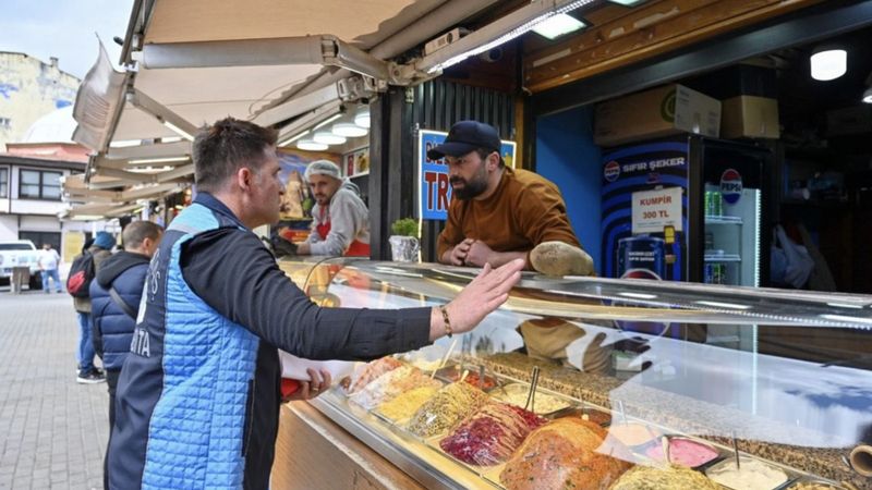 Beşiktaş'taki kumpircilere hanutçuluk operasyonu: 4 işletme kapatıldı