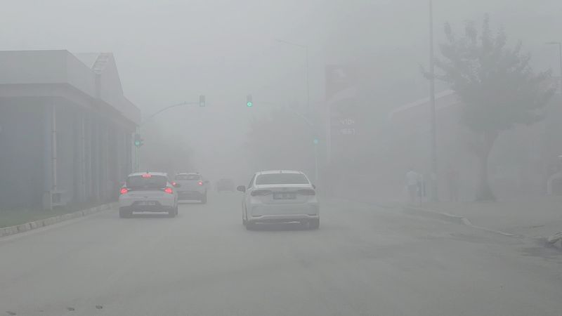 Adana'da sis: Görüş mesafesi 50 metreye kadar düştü