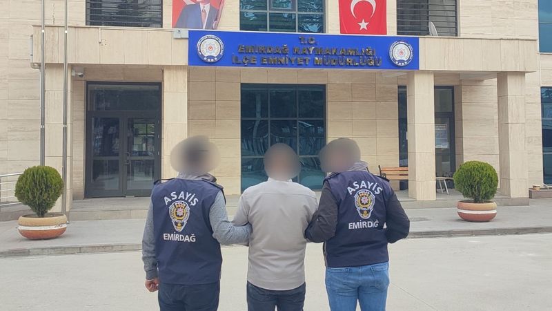 Afyonkarahisar'da çeşitli suçlardan aranan şahıs yakalandı