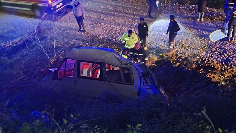 Samsun'da minibüs şarampole devrildi: 1 ölü