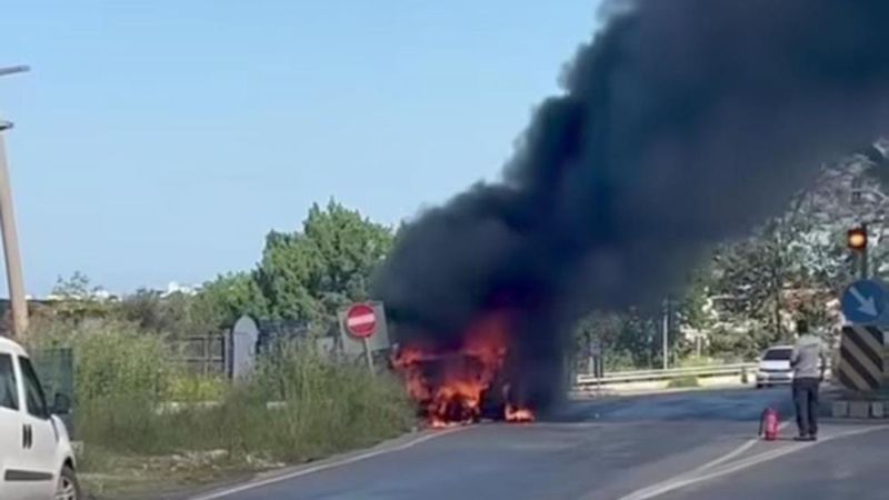 Aydın'da seyir halindeki çarşaf yüklü kamyonette yangın