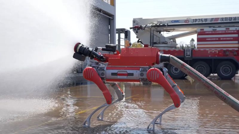 Unitree, yeni yangın söndürme robot köpeğini duyurdu