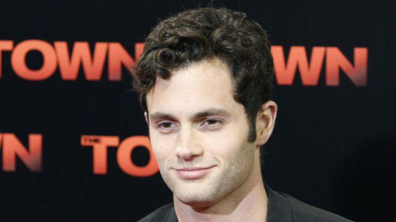 Oyuncu Penn Badgley herkesi şaşırttı: Başucumda Kur'an-ı Kerim var