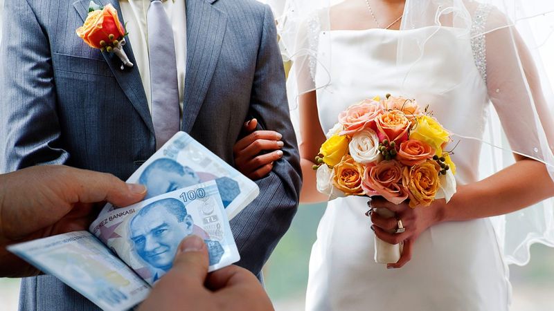 Evlenecek çiftlere müjde: Artık o ücreti ödemeyecekler