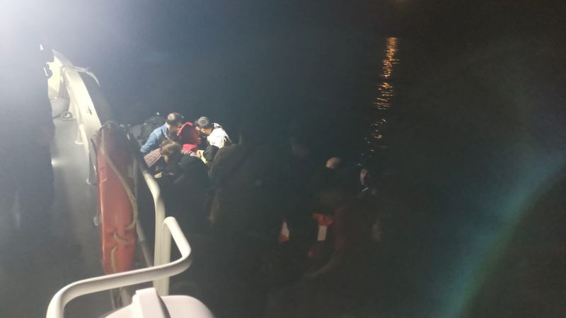 Balıkesir'de 43 düzensiz göçmen yakalandı