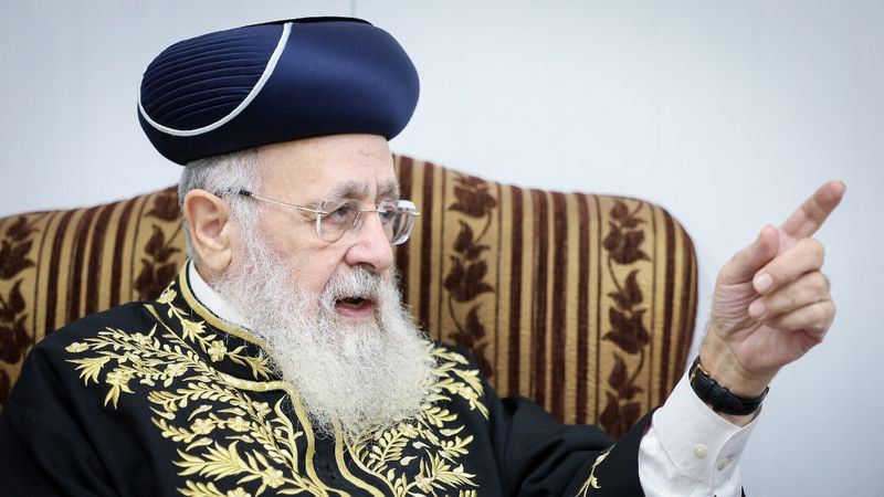 İsrail'de eski Başhaham: Askere gitmeye zorlanırsak ülkeyi terk ederiz