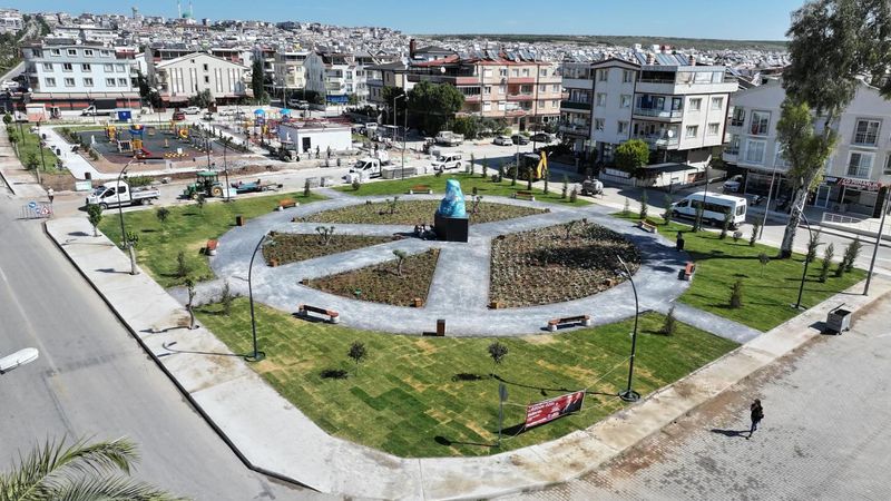 CHP'nin yeni heykel 'hizmeti' Didim'den