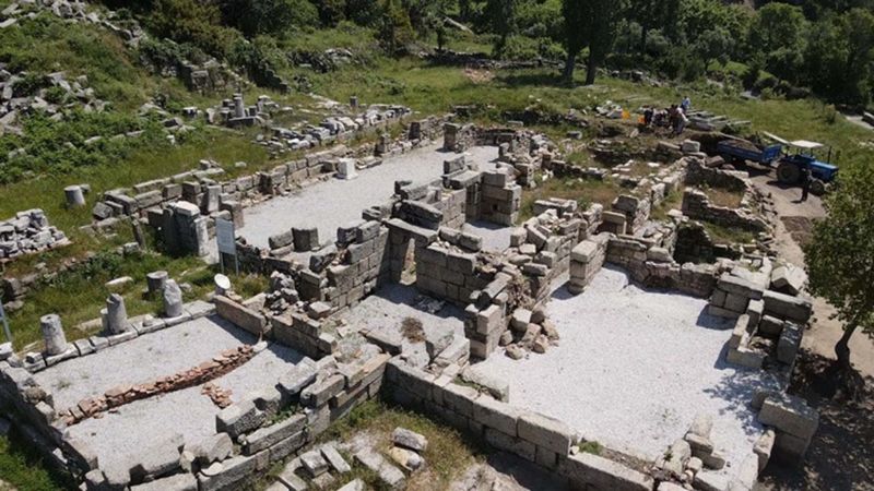 Muğla'da bulunan Labraunda Antik Kenti'nin teras duvarları gün yüzüne çıkarılıyor