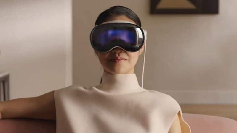 Apple Vision Pro yakında kullanıcıların gözleriyle kaydırma yapmasına olanak tanıyacak