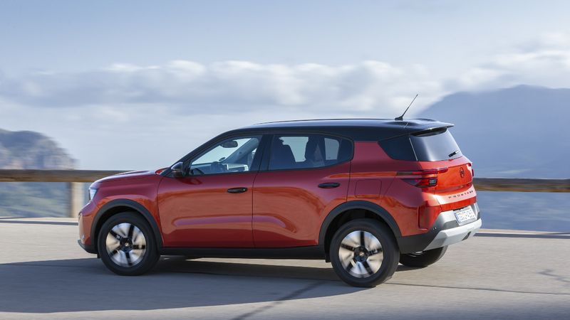 Opel Frontera, elektrikli ve hibrit seçenekleriyle Türkiye'de satışta