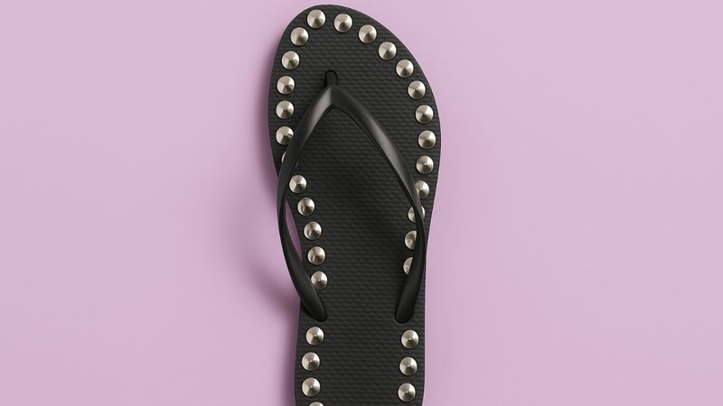 Raptiyeli terlik trendi! Kylie Jenner yaptı sosyal medya sallandı