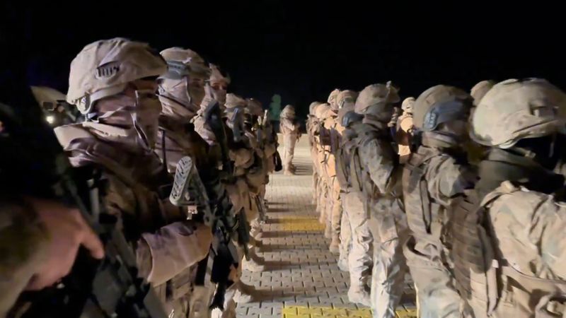 Diyarbakır'da dev uyuşturucu operasyonu: 8 zehir taciri yakalandı