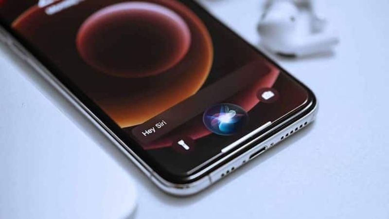 Apple, Siri'yi ChatGPT'ye rakip olacak şekilde yeniliyor