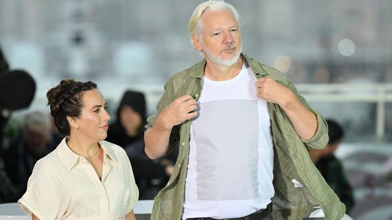 Wikileaks kurucusu, Cannes'a Gazze’de öldürülen çocukların isimleriyle çıktı