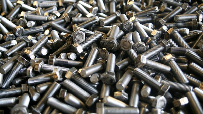 İran’da 60 yaşındaki hastanın midesinden 47 cıvata çıkarıldı