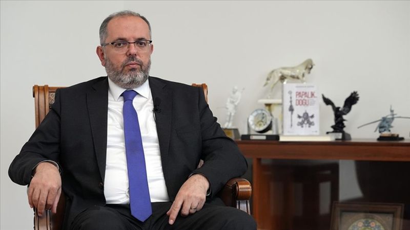 Erhan Afyoncu Papalık ve Doğu kitabını anlattı: Papalık Türklere karşı faaliyetlerin hep arkasında durdu