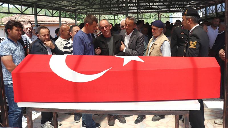 Samsun'da derede boğulan astsubay son yolculuğuna uğurlandı