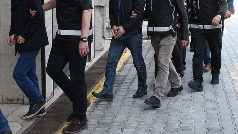 İstanbul'da FETÖ operasyonu: Bylock kullanıcıları tespit edildi