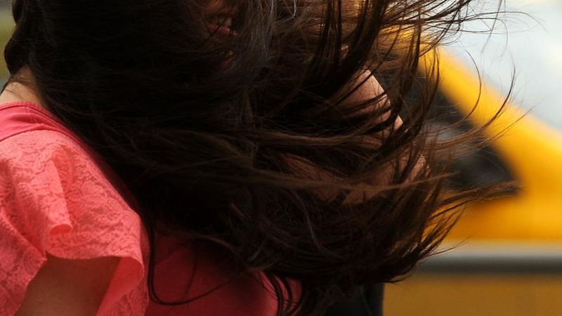 Mevsim geçişlerinin saçlara etkisi: Saç dökülmesinin arttığı dönemler