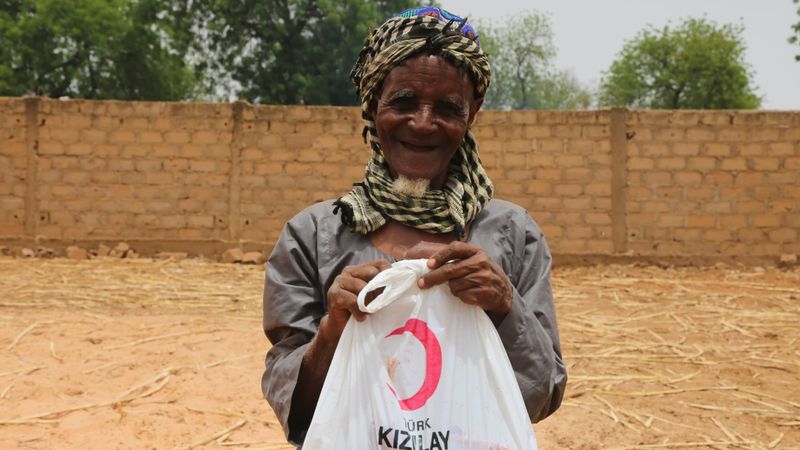 Türk Kızılay, Yurt Dışı Kurban Bağışlarınızı İhtiyaç Sahiplerine Ulaştırıyor