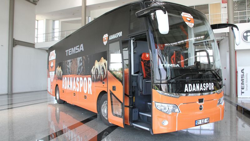 Adanaspor'un kulüp otobüsü haczedildi