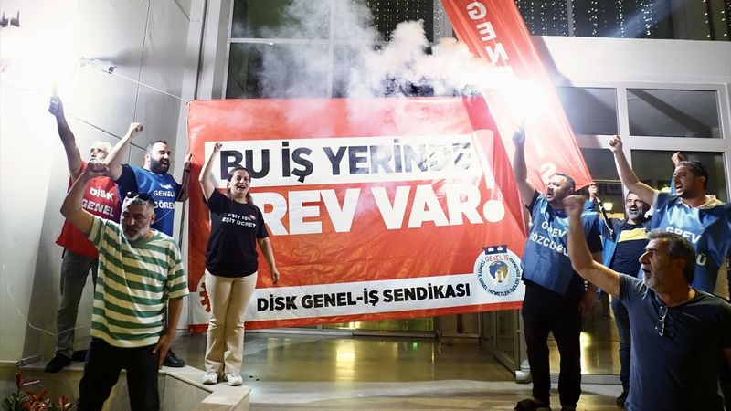 İzmir Büyükşehir Belediyesi'nde yaklaşık 23 bin işçi grev başlattı