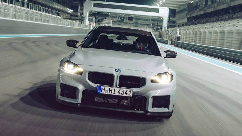 Yeni BMW M2 CS, 530 beygir gücüyle tanıtıldı: İşte fiyatı ve özellikleri