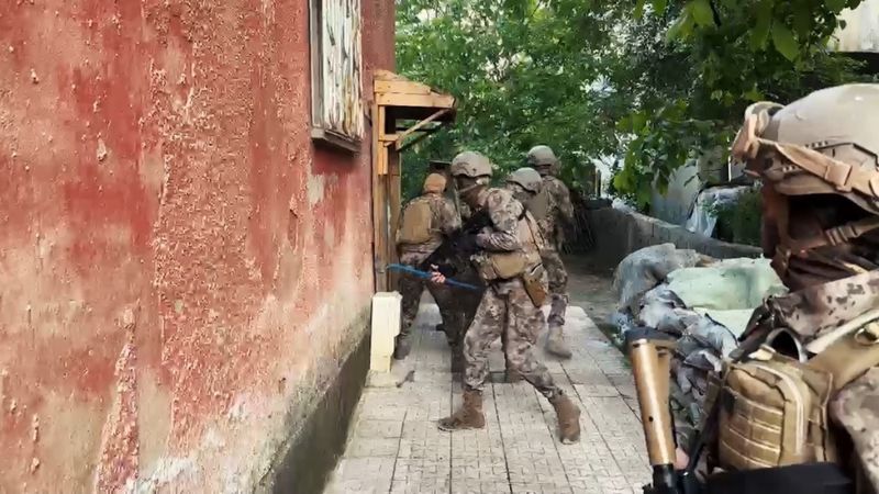 Bitlis'te uyuşturucu operasyonu: 6 tutuklama