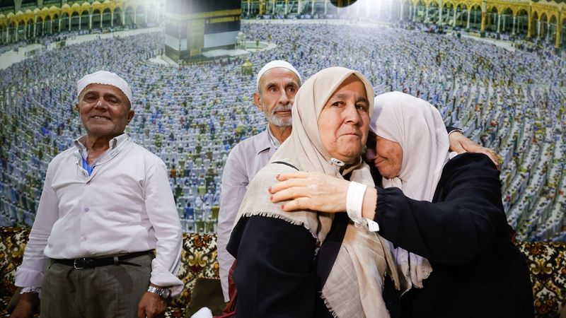 Bursa'da 25 yıldır konuşmayan iki komşu Mekke'de barıştı