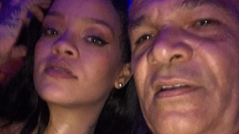 Rihanna'nın babası hayatını kaybetti