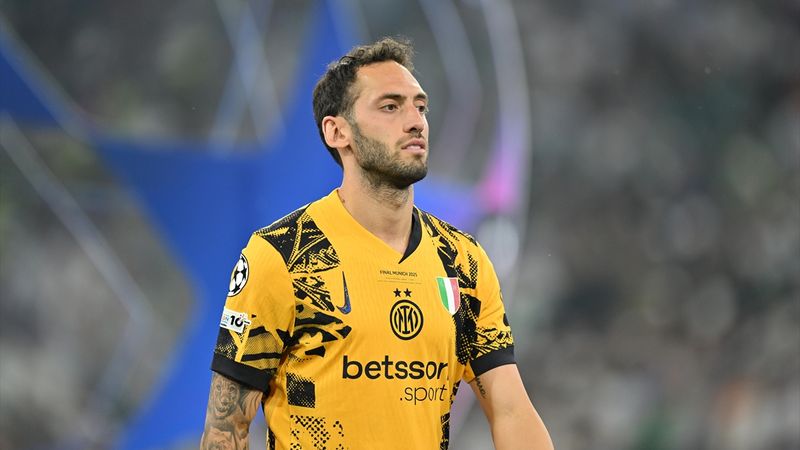 Hakan Çalhanoğlu, tarihe geçti